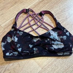 Lululemon sports bra